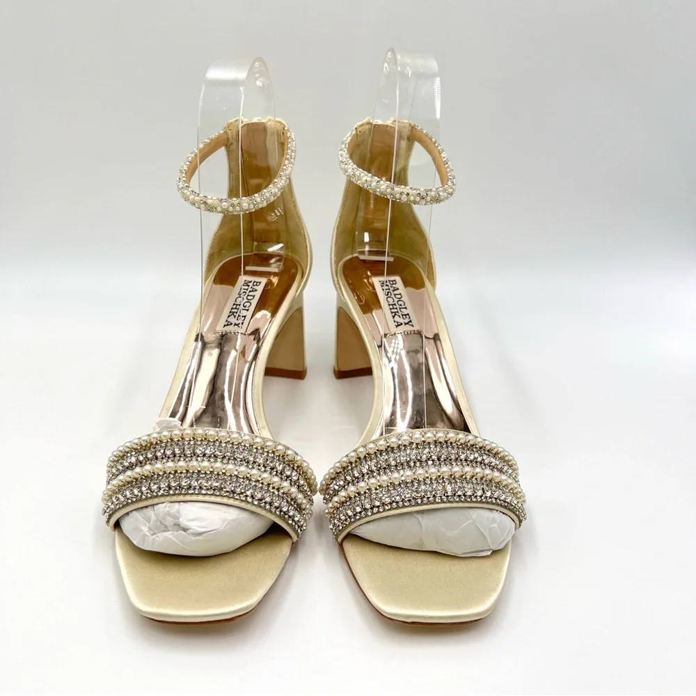 Badgley Mischka Size 6.5 Kameryn‎ Ivory Satin Jeweled Dress Sandals Heels Shoes